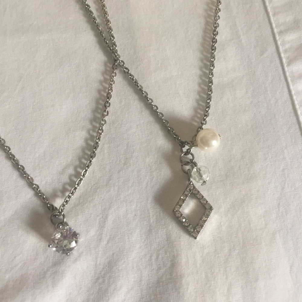 🌻Charming Charlie’s Silver Necklace Bundle